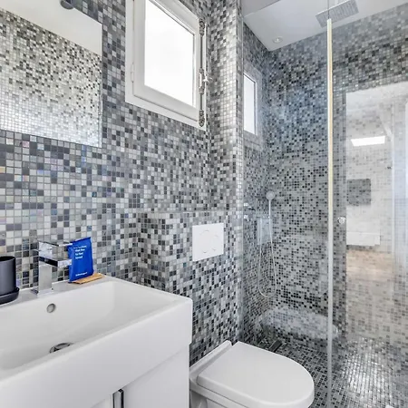 Apartment Spacious A C 1ch 2p - 10th
